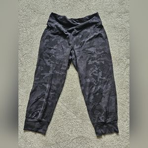 Lululemon Grey Camou Crop Align Jogger